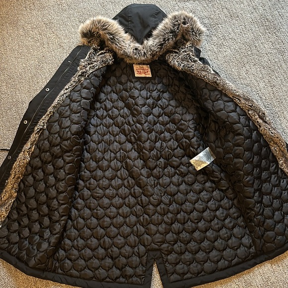 Levi’s Faux Fur Parka coat - NWT - Picture 4 of 5